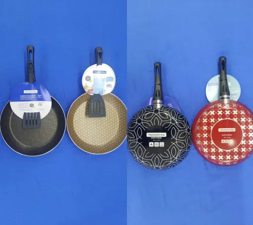 Sartén plana con espatula línea PARIS, NEGRA 22 cm